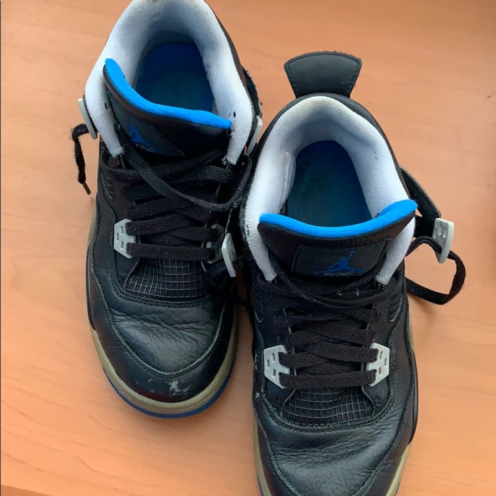 Shoes - Picture 4 of 5